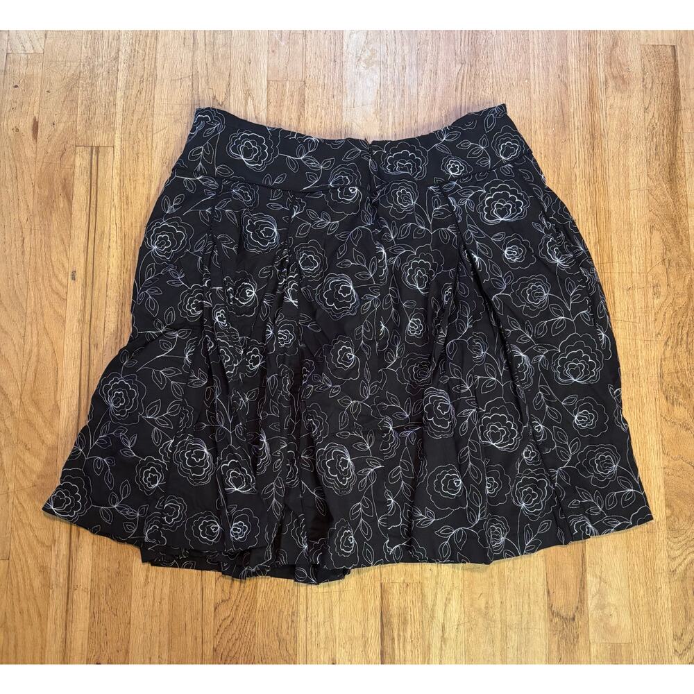Women’s Nine West Black/White Pleated A Line Floral Skater Skirt, size 20